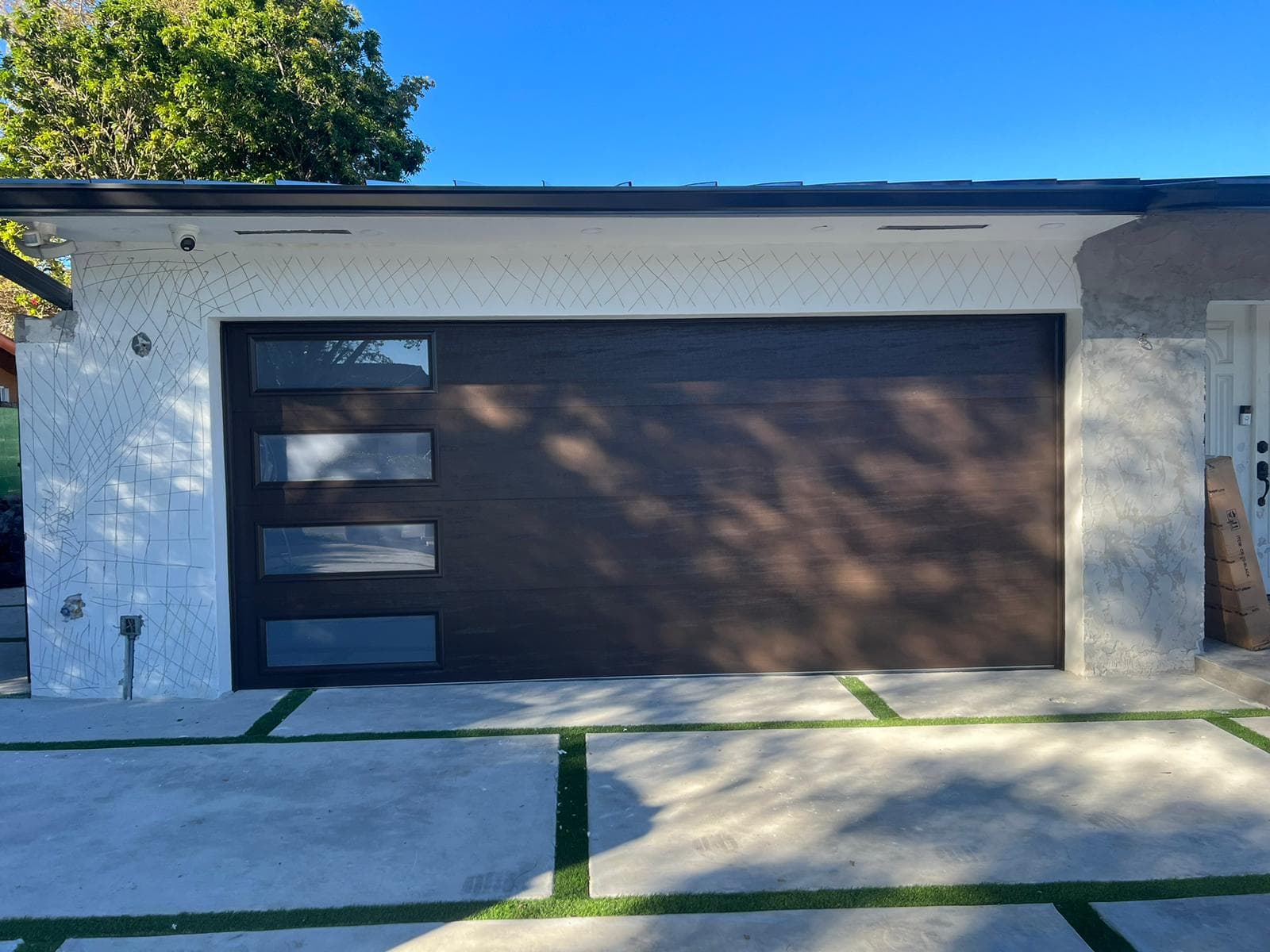 Garage door installation and replacement in Surfside, Miami-Dade County — 305 Doors Corp